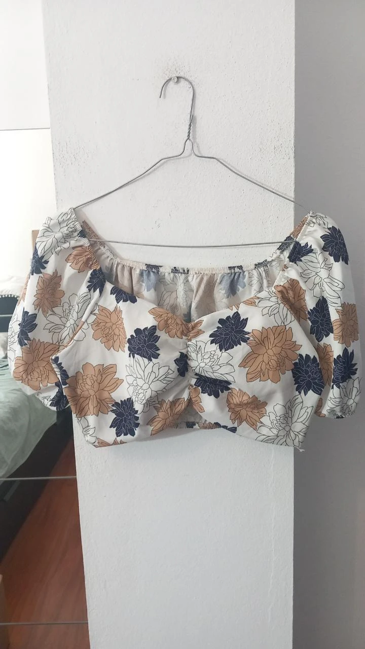 Haut court à fleurs / Motif fleuri M | Crop top florido, Fit's M | No label